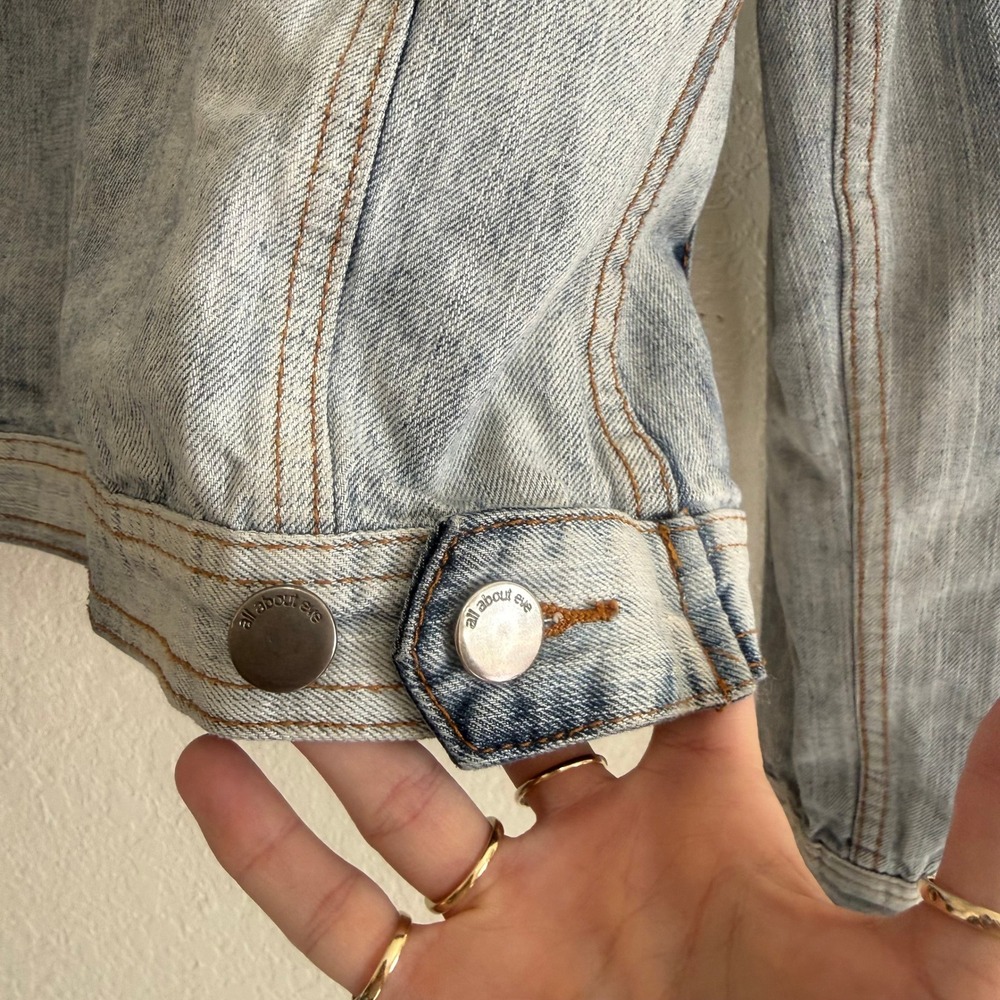 RARE-All About Eve Distressed Denim Jacket Hooded Light Wash Women's Size Medium - Picture 6 of 13